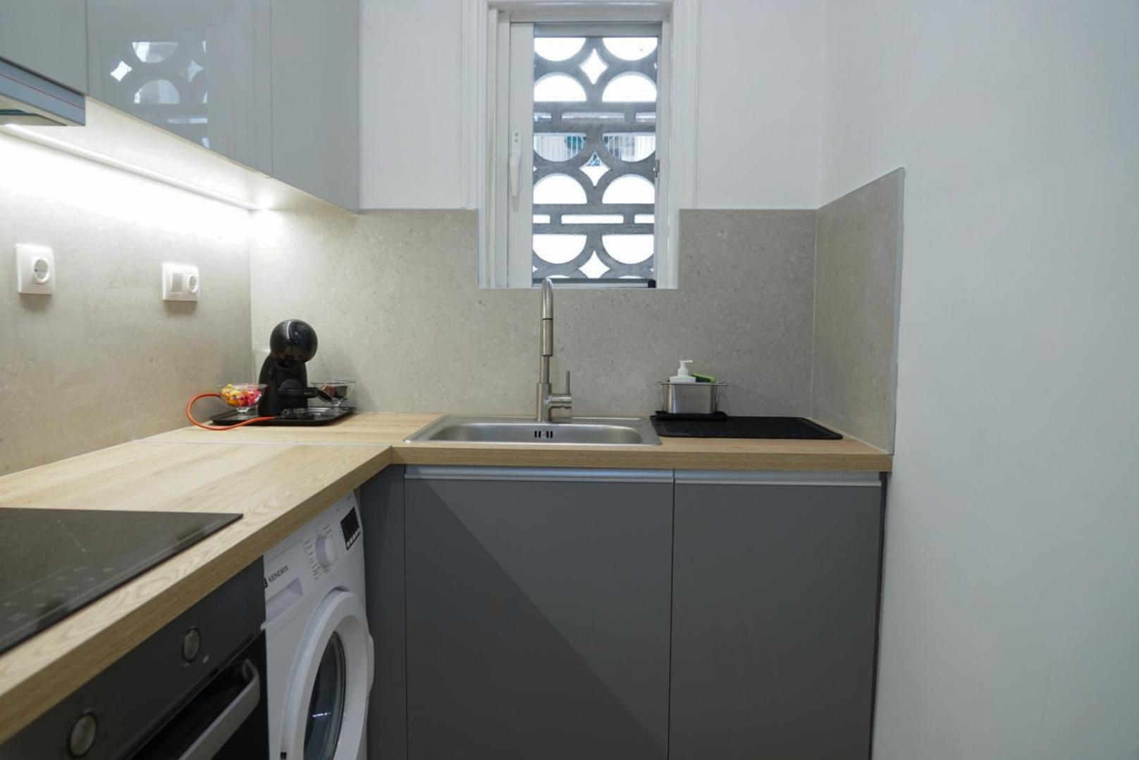 Comfy Studio Apartment Very Close To City Centre أثينا المظهر الخارجي الصورة