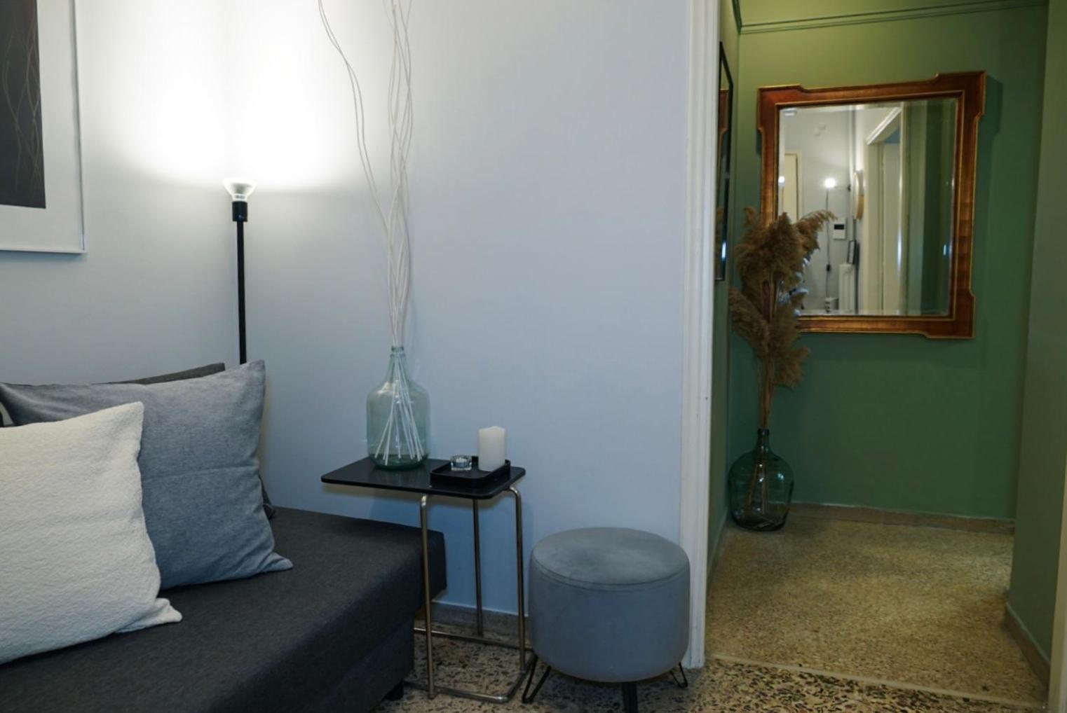 Comfy Studio Apartment Very Close To City Centre أثينا المظهر الخارجي الصورة